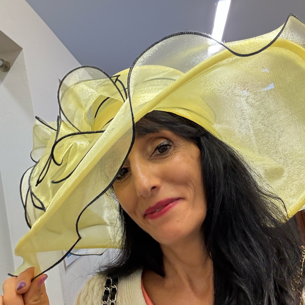 Source Unknown Yellow Sheer Hat With Black Trim - image 1